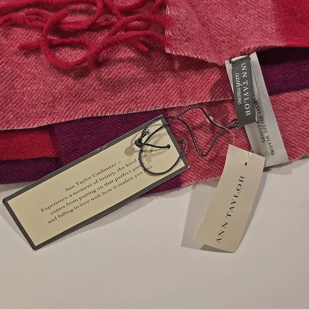 Ann‎ Taylor Cashmere Scarf One Size Pink Red Tags Colorblock Tassel Small Hole